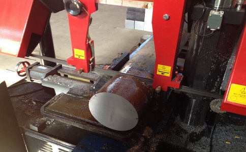 东宝卧式带锯床加工时出现明显振荡如何排查？